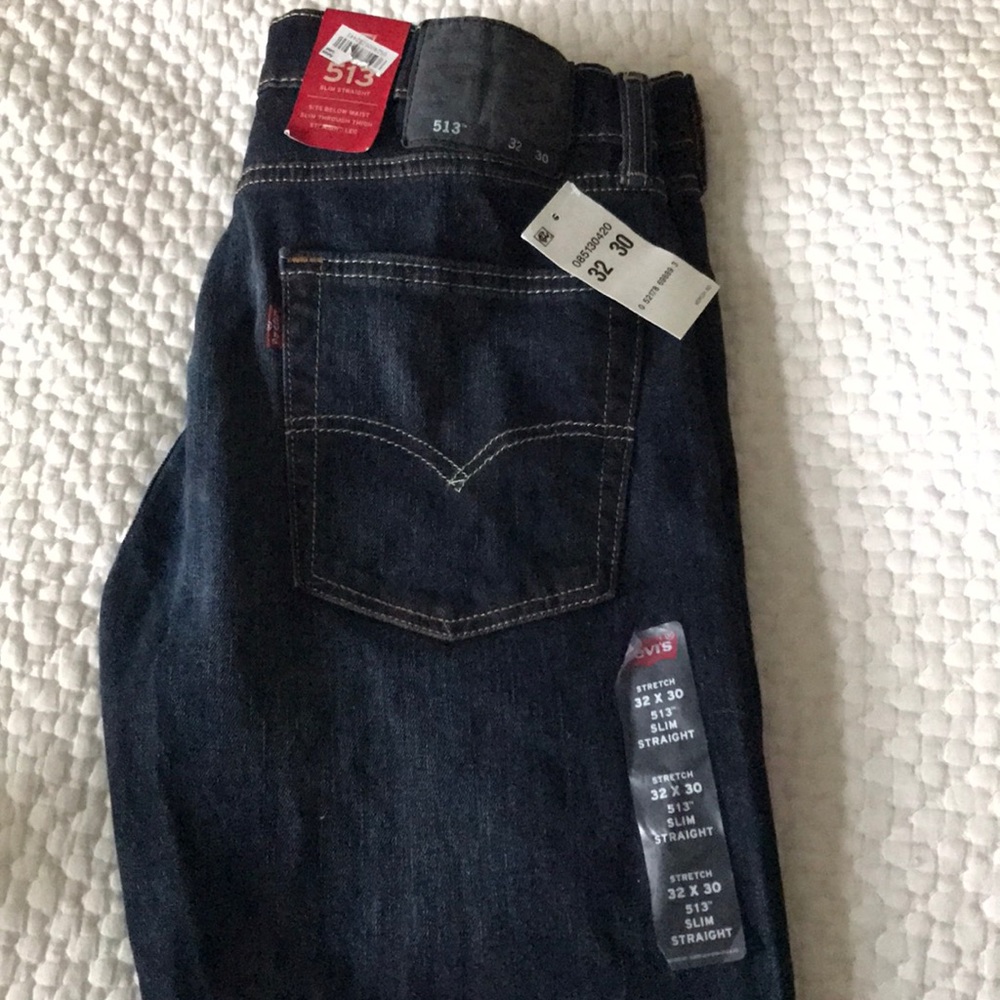 Never worn Levi's! 32x30 slim straight fit 513